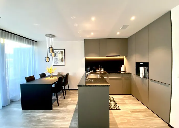 Glad Spot: - - Design - Netflix Zürih