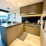 Apartamento Glad Spot: - - Design - Netflix *