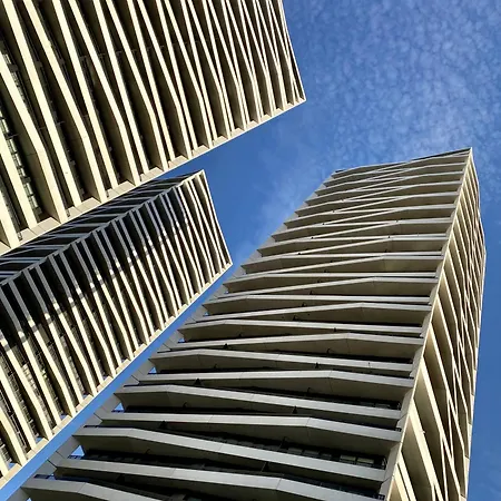 Glad Spot: - - Design - Netflix Apartment *