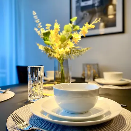 Glad Spot: - - Design - Netflix Апартаменты *