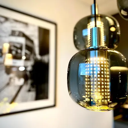 Glad Spot: - - Design - Netflix شقة