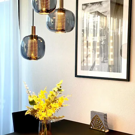 Glad Spot: - - Design - Netflix * Zurigo