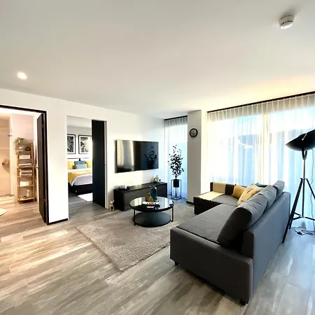 Glad Spot: - - Design - Netflix