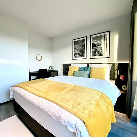 Glad Spot: - - Design - Netflix *