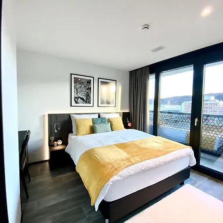 Glad Spot: - - Design - Netflix Appartamento