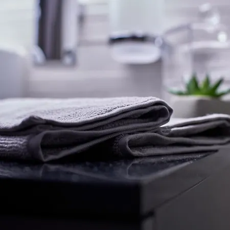 Glad Spot: - - Design - Netflix Zurigo