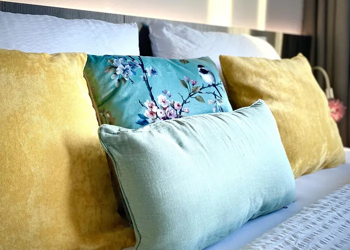 Glad Spot: - - Design - Netflix