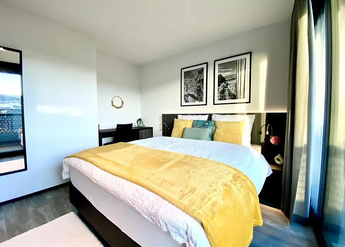 Glad Spot: - - Design - Netflix *