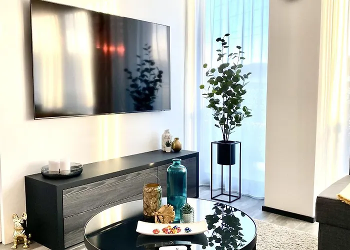 Glad Spot: - - Design - Netflix *