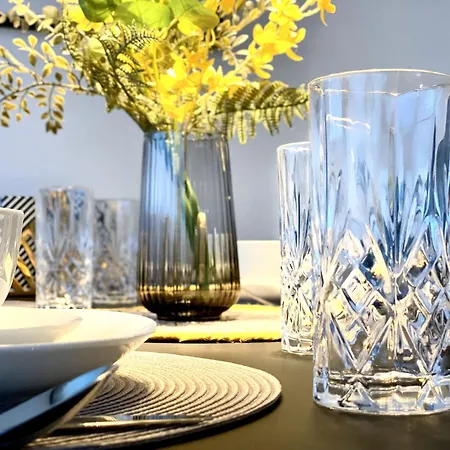 Glad Spot: - - Design - Netflix *