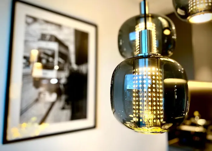 Glad Spot: - - Design - Netflix Apartment