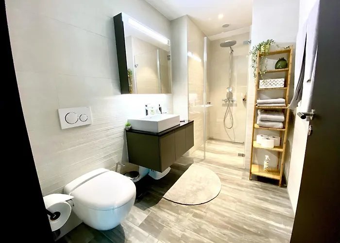 Glad Spot: - - Design - Netflix Apartment *